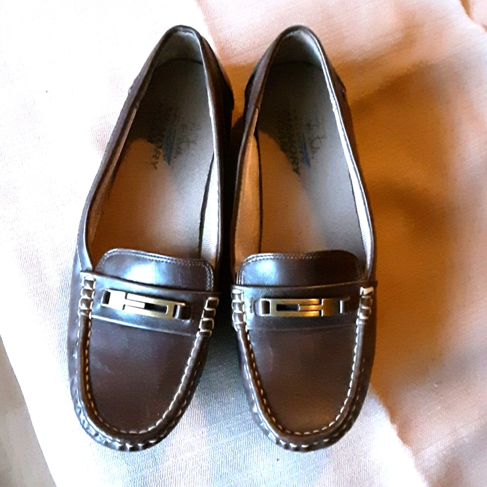 Life stride brown flats 8.5